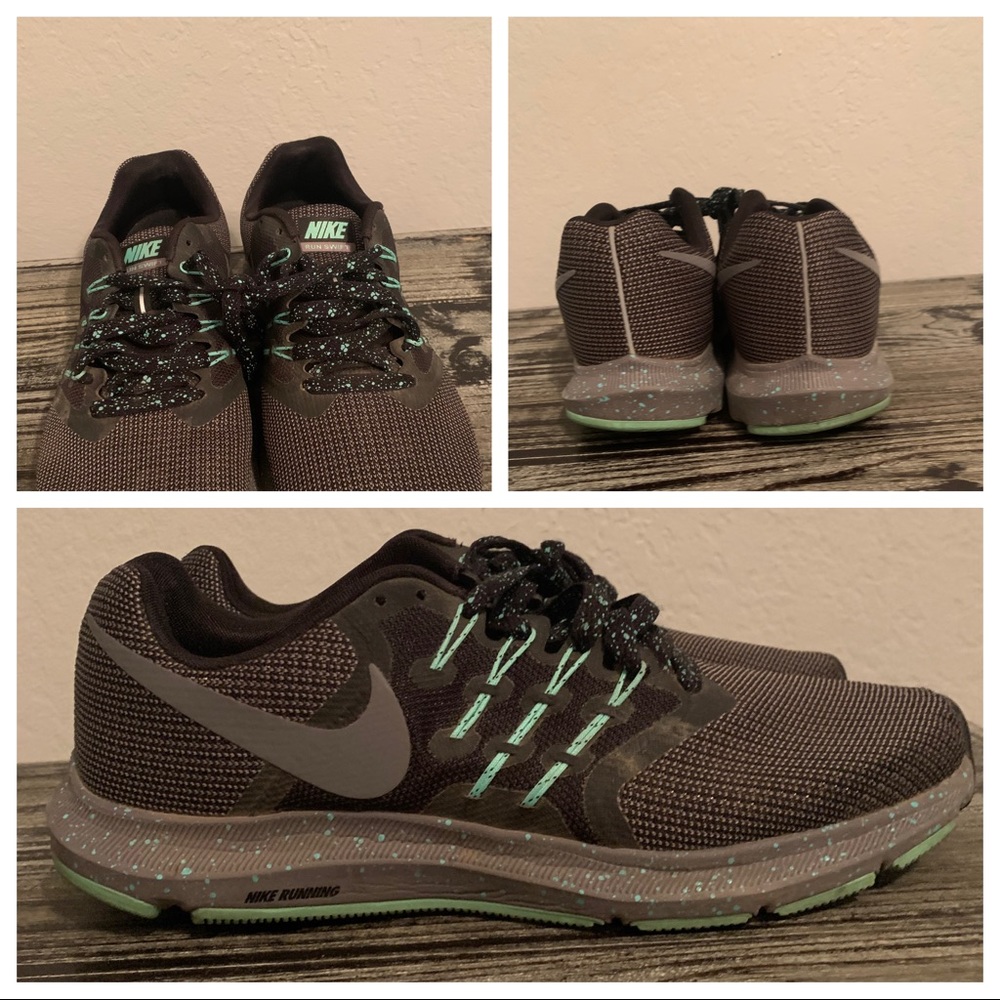 Athletic shoes